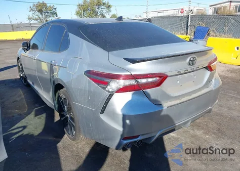 2018 Toyota Camry Xse z USA, uszkodzony, nr VIN 4T1B61HK3JU095436